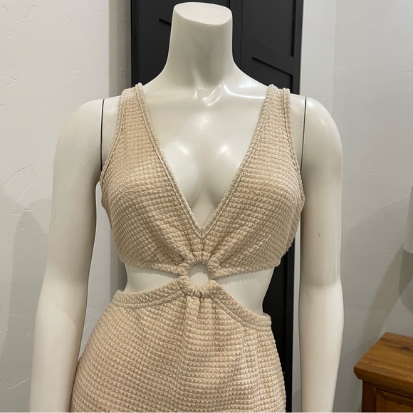 SHEIN Beige Backless Knit Dress - Picture 3 of 7